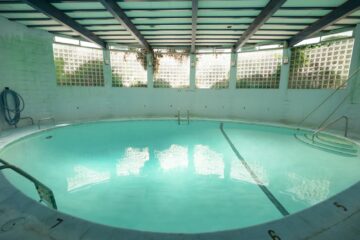 Condo in Edmonton with Indoor Swimming Pool